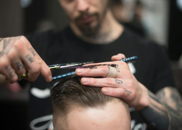 Hatalı Saç Kesimi Sebebiyle Tazminat Davası