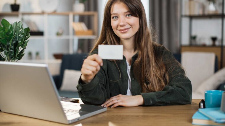 İsi̇m – Soy İsi̇m Deği̇şi̇kli̇ği̇ Mümkün Müdür?